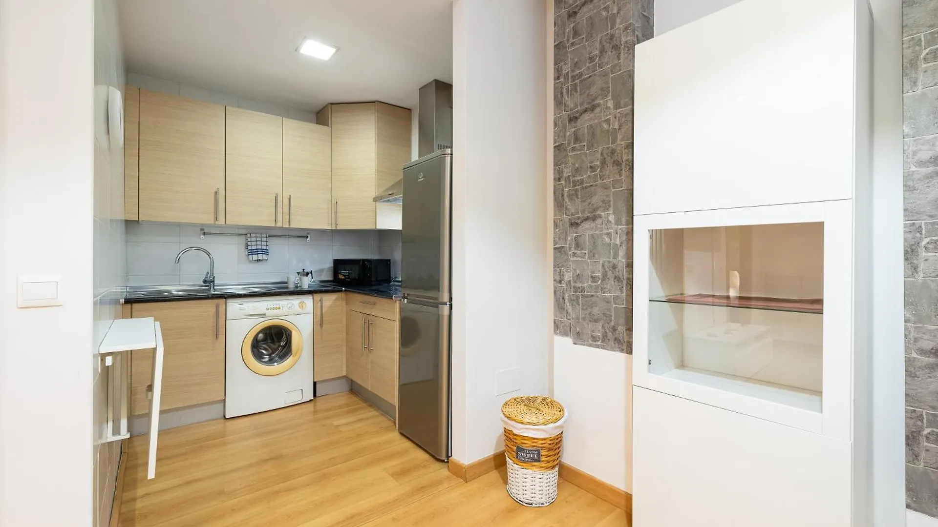 Apartment H2M Victoria 13 Smart Tv Quiet Ideal For Working Malaga Spain